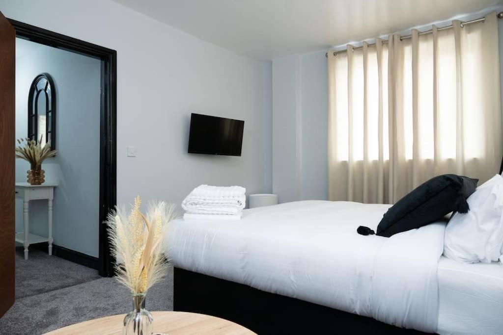 Lovely Studio Flat In Stoke-On-Trent Town Centre Esterno foto